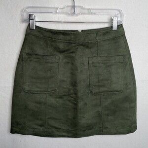 Old Navy Faux Suede Hunter Green Pockets in Front Mini Skirt Size 0 Y2K